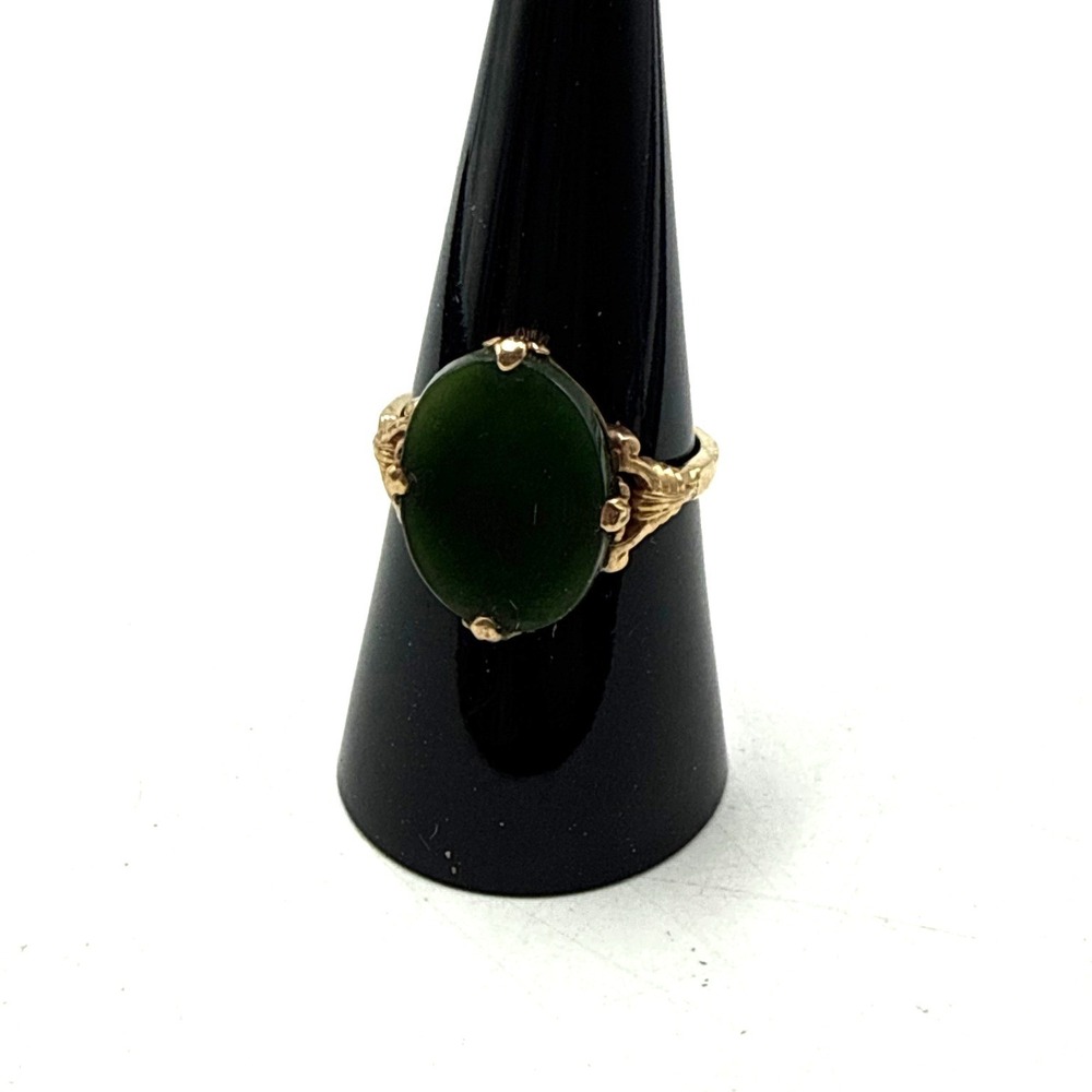 Vintage Gold Tone Green Jade Cabochon Statement Ring Size 7.5 Ornate Filigree